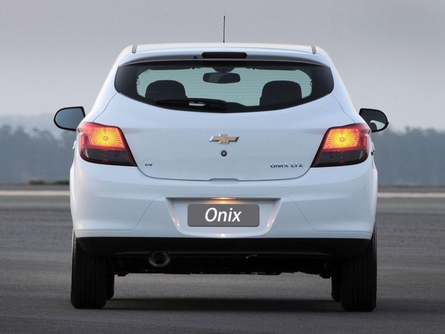  Chevrolet Onix 2012 года  (фото 2 из 113)